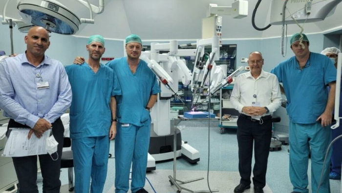 הרובוט "דה וינצ'י", צילום: דוברות בית החולים בנהריה